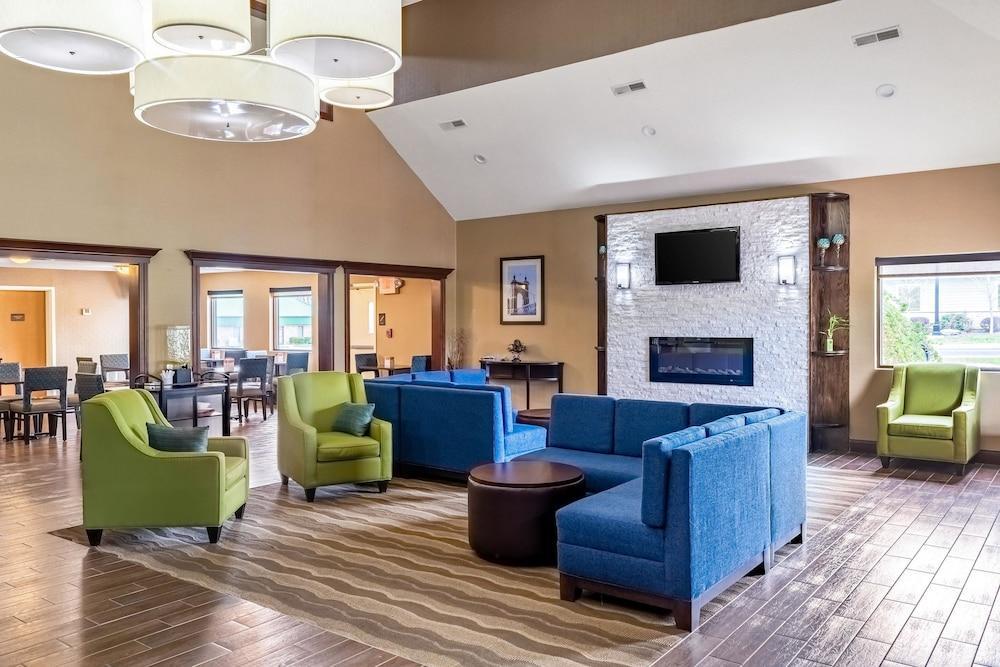 Comfort Inn & Suites Cincinnati Eastgate Экстерьер фото