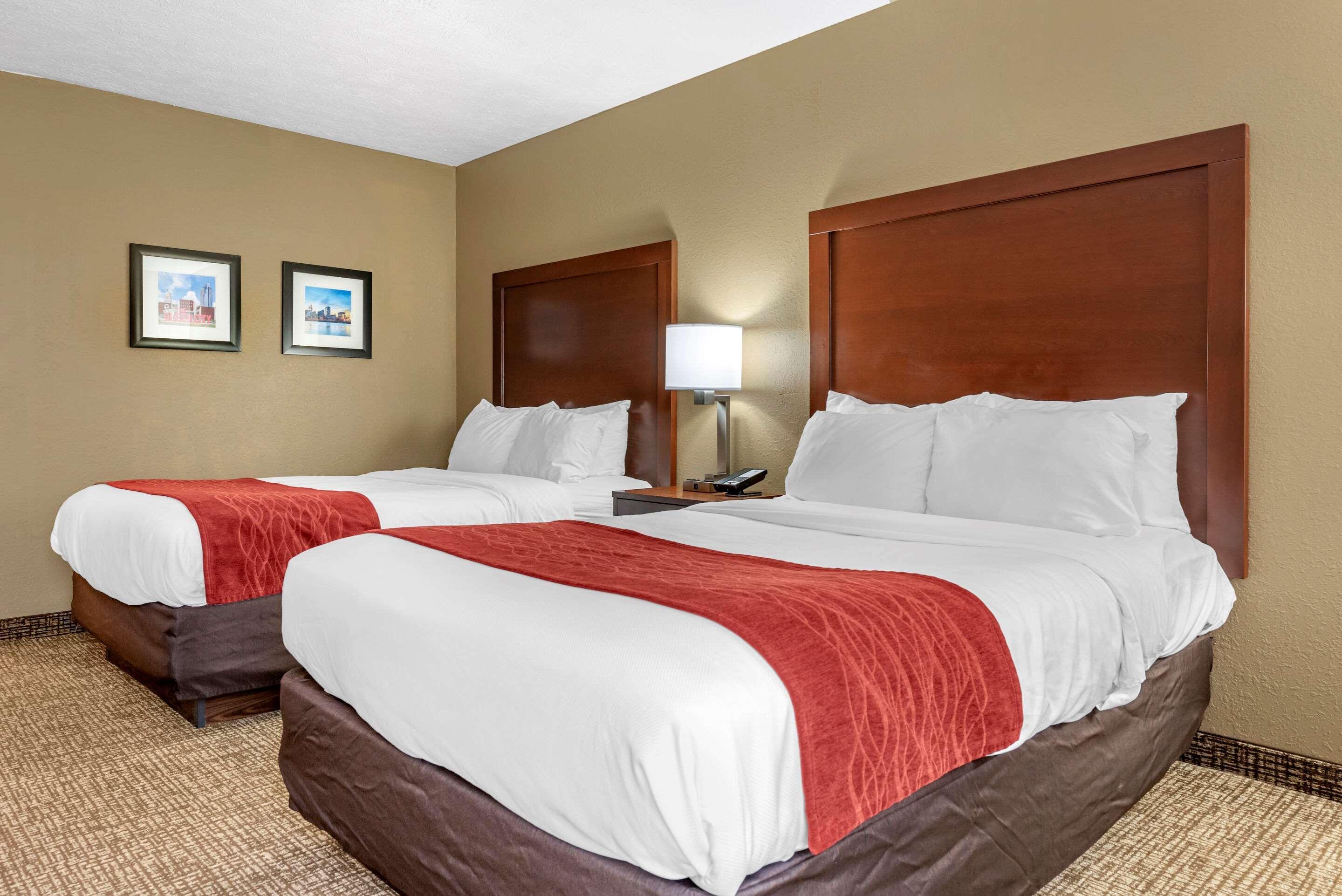 Comfort Inn & Suites Cincinnati Eastgate Экстерьер фото