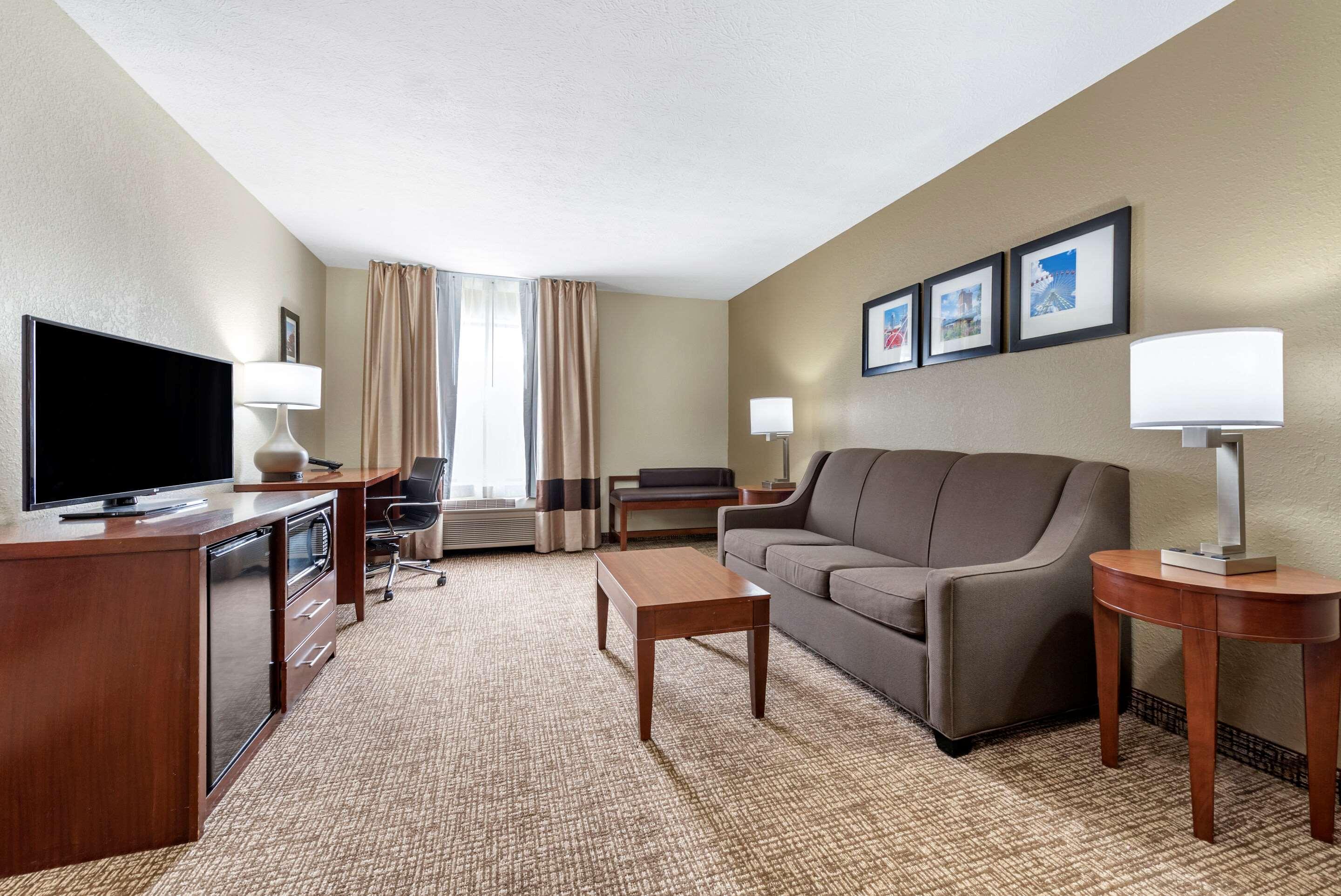 Comfort Inn & Suites Cincinnati Eastgate Экстерьер фото
