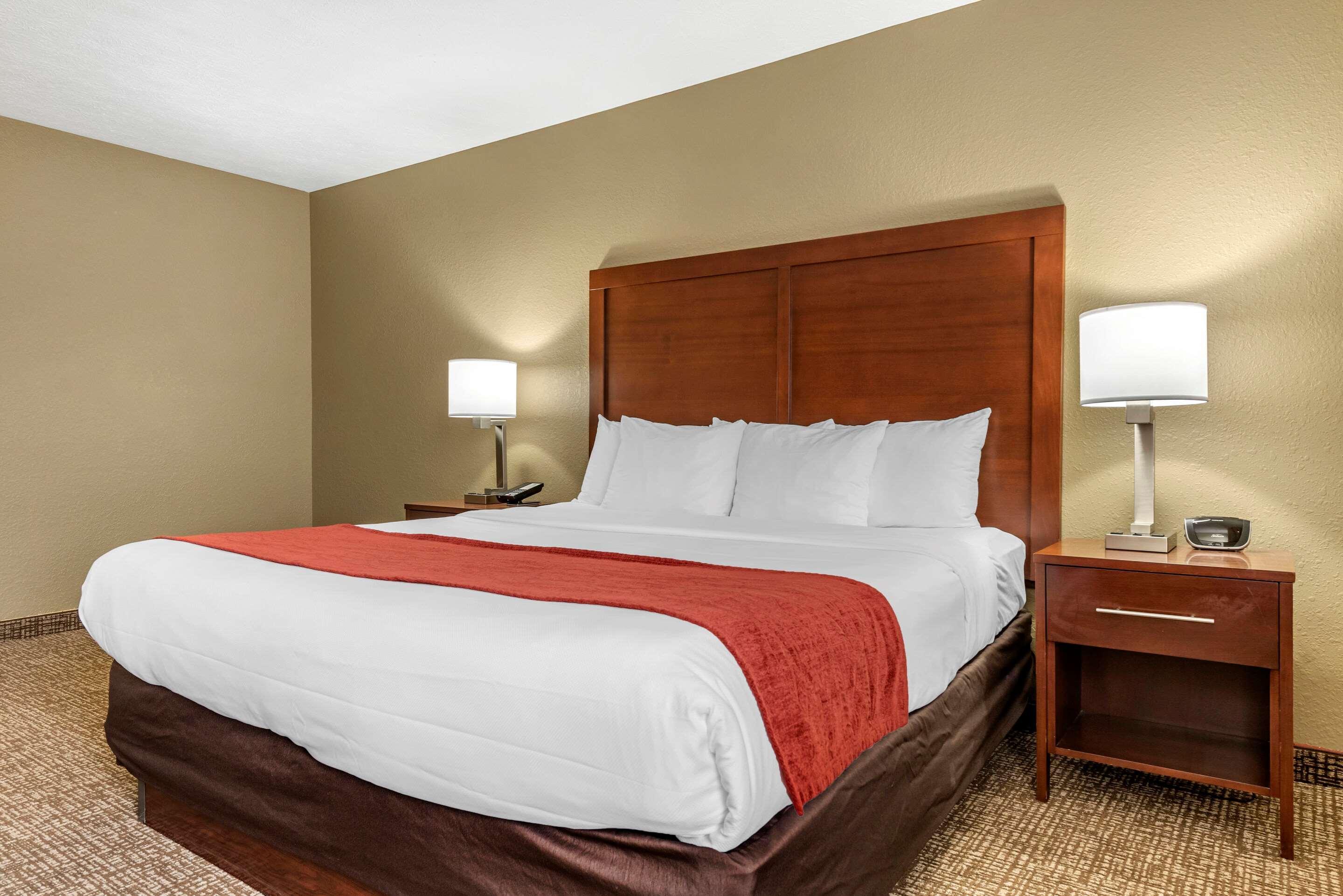 Comfort Inn & Suites Cincinnati Eastgate Экстерьер фото