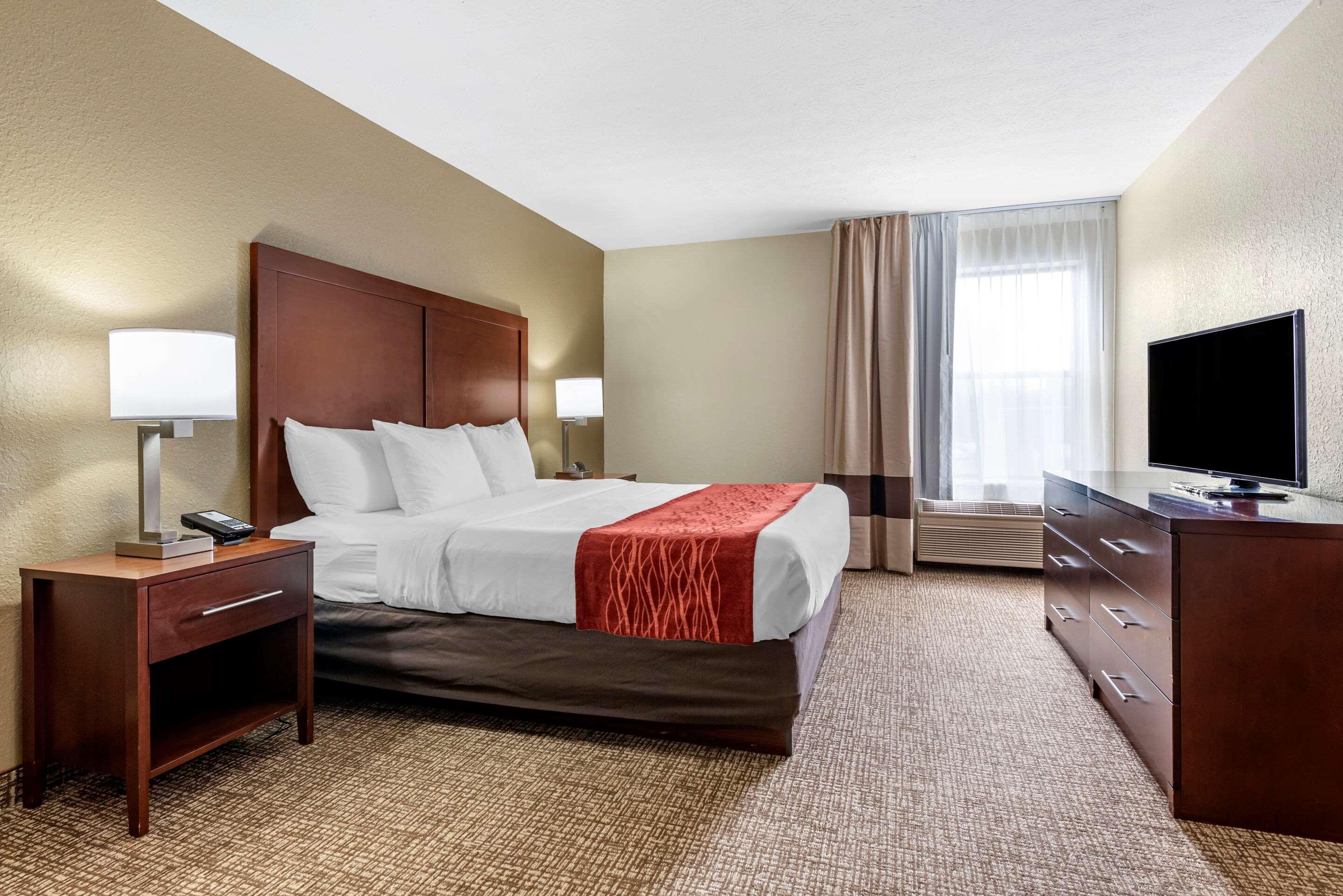Comfort Inn & Suites Cincinnati Eastgate Экстерьер фото