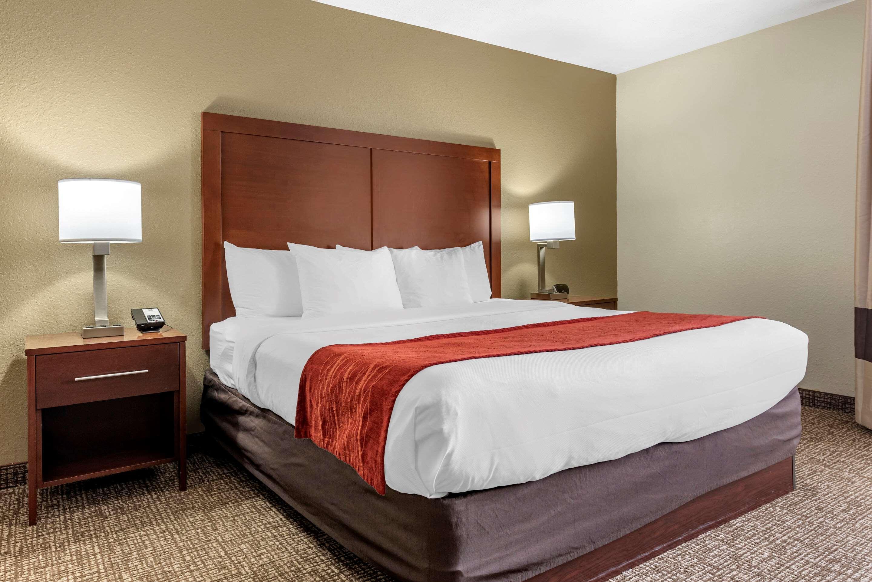 Comfort Inn & Suites Cincinnati Eastgate Экстерьер фото