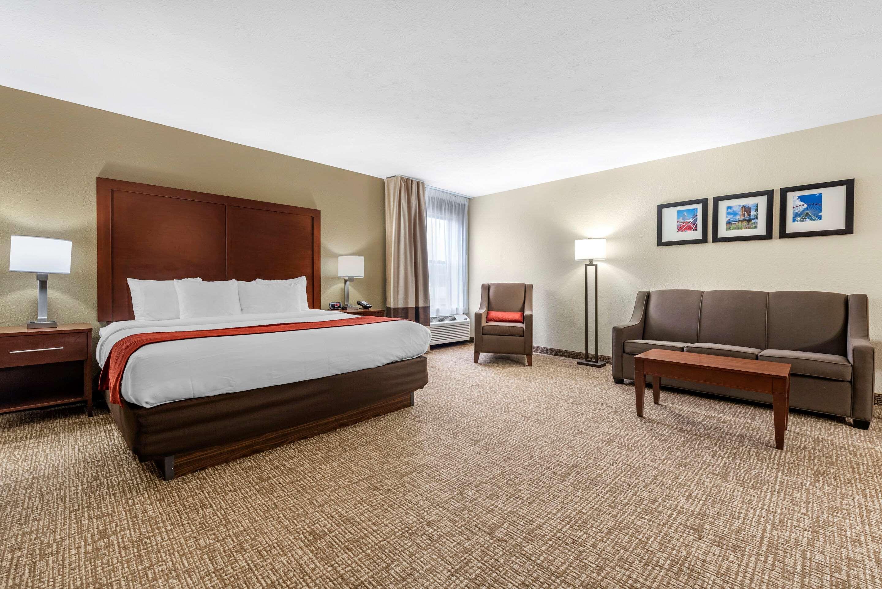 Comfort Inn & Suites Cincinnati Eastgate Экстерьер фото