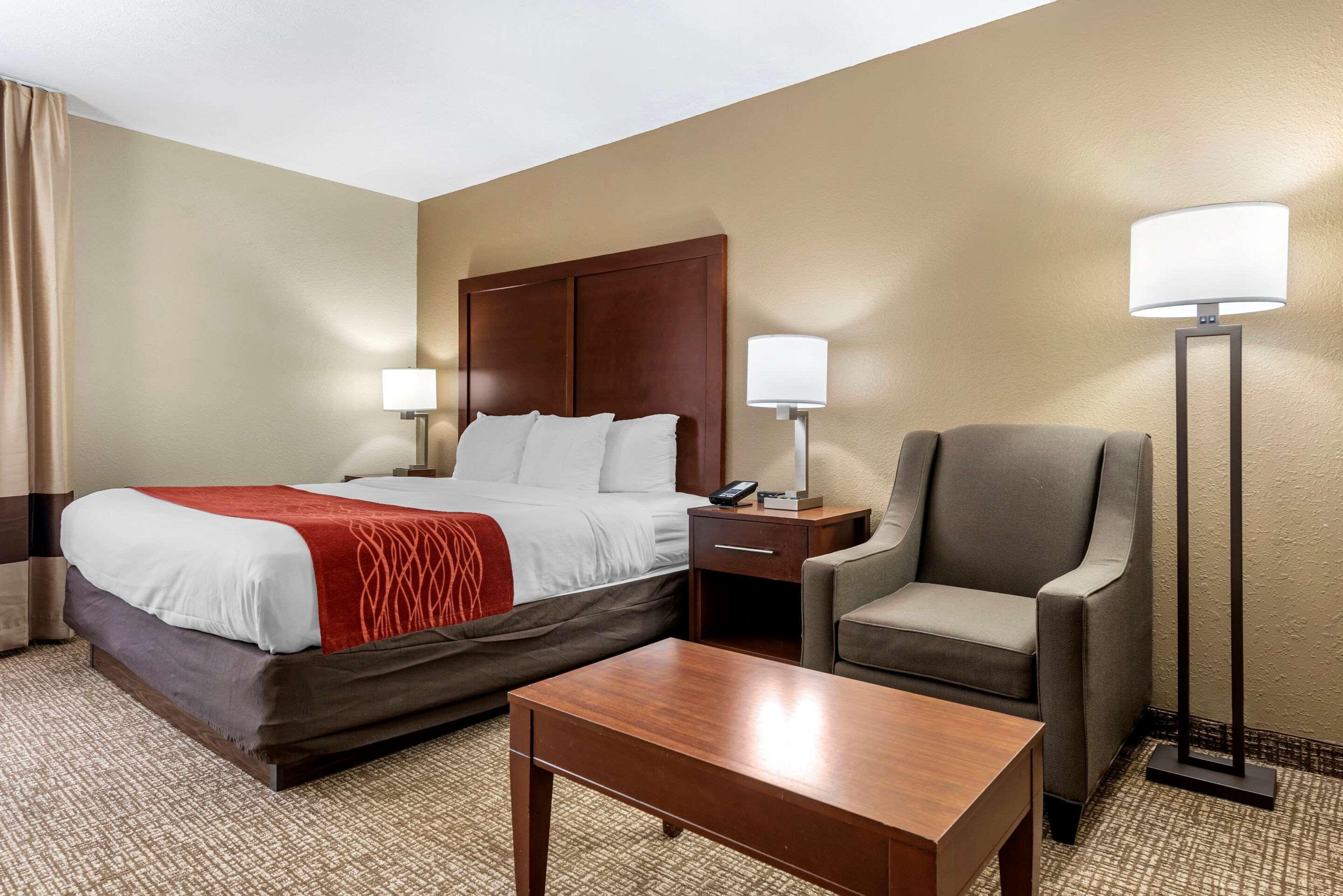 Comfort Inn & Suites Cincinnati Eastgate Экстерьер фото