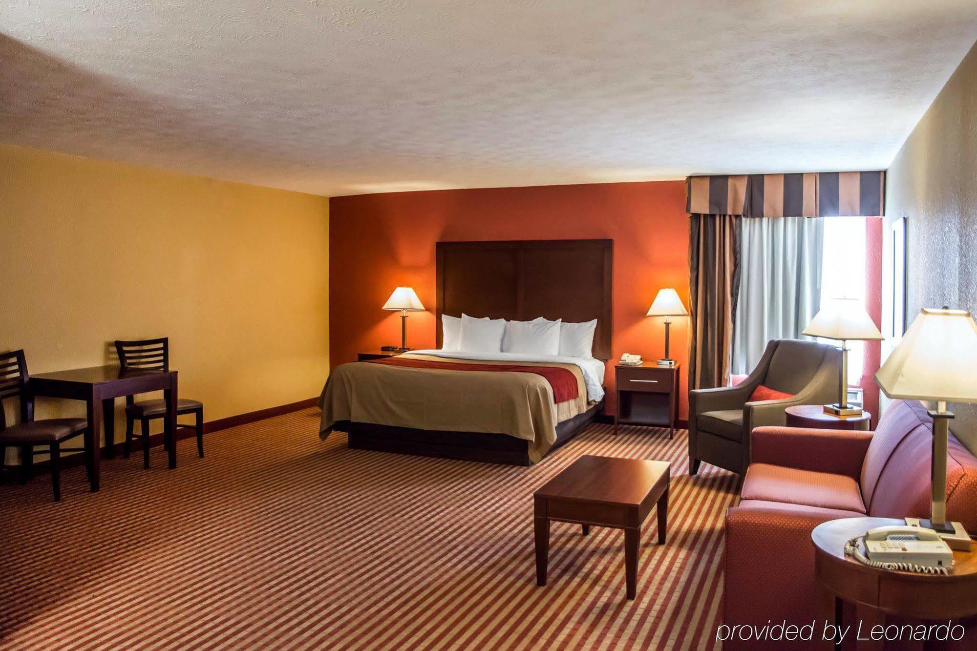 Comfort Inn & Suites Cincinnati Eastgate Экстерьер фото