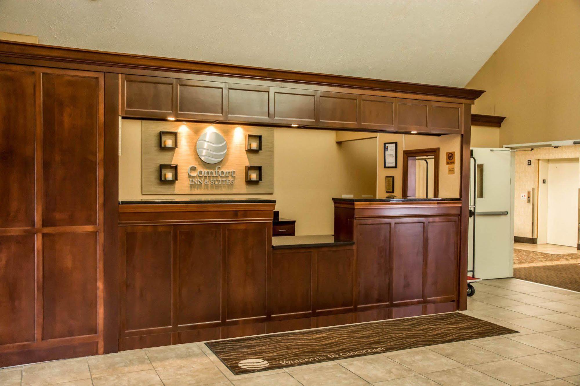 Comfort Inn & Suites Cincinnati Eastgate Экстерьер фото
