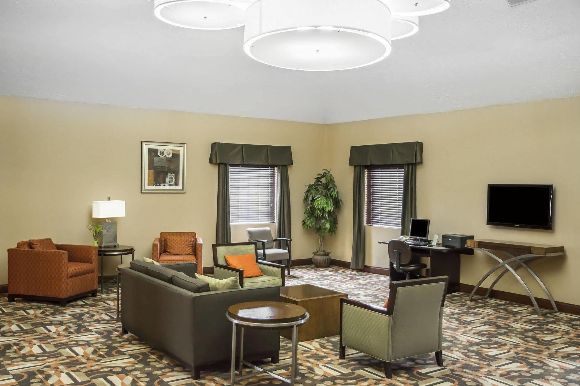 Comfort Inn & Suites Cincinnati Eastgate Экстерьер фото