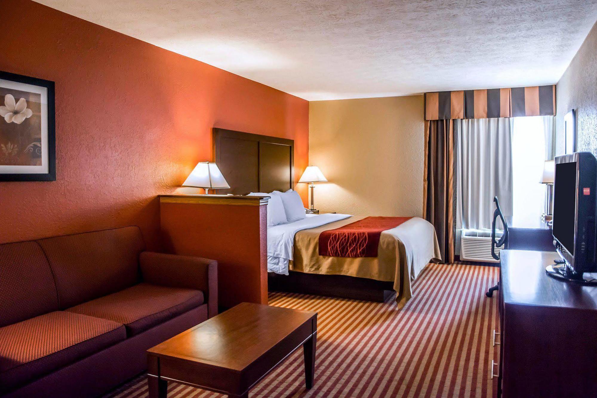 Comfort Inn & Suites Cincinnati Eastgate Экстерьер фото
